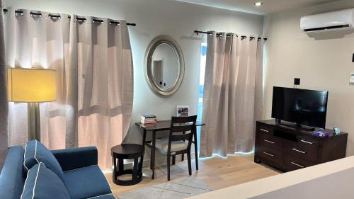 Pico-Union Apartment | Casa Grande extremely Spacious Apartments steps to Crypto Arena