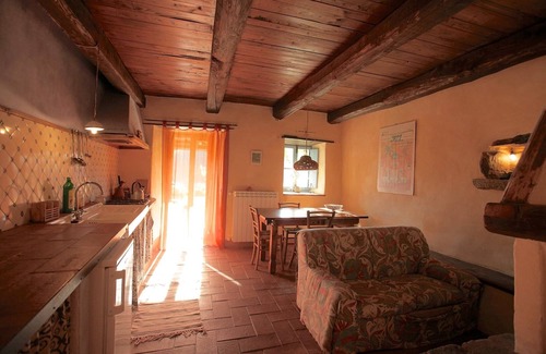 Santa Fiora Apartment | Casa Grande – Historic and Cozy Apartment with Valley View