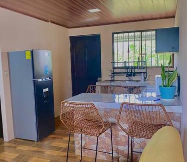 Los Angeles House | Casa Heliconia- La Fortuna