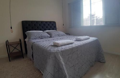 Maringa Apartment | Casa incrível com 2 quartos e estacionamento incluso