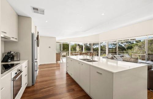 Eagle Bay Apartment | Casa Indigo - Modern Bushland Retreat by the Sea