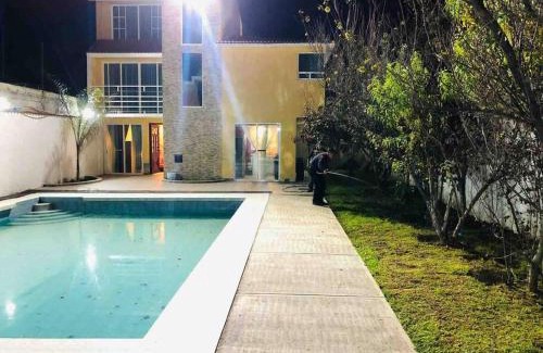 Texcoco de Mora House | Casa jardín con alberca