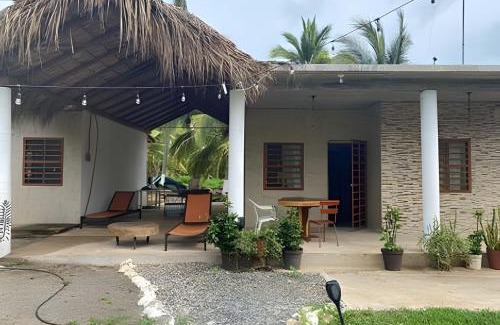 Saladita Resort | Casa Las Palmas Playa La Saladita