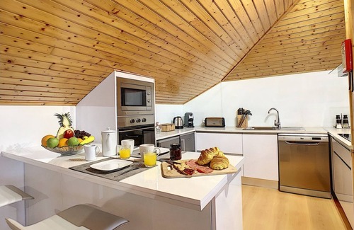 Sao Jorge House | Casa Leão de Ouro by LovelyStay