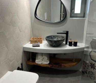 Milos House | Casa Legko
