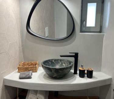Milos House | Casa Legko