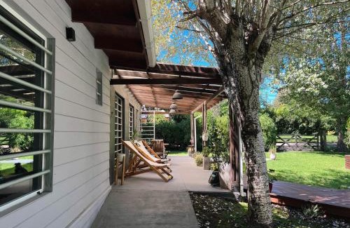 Los Acantilados House | Casa Leo - Casa Con pileta en Zona Acantilados Para 4 PAX - Hola Sur