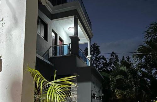 Payita House | Casa Linda - 10 mins from Beach & Lagoon with AC & Free Parking
