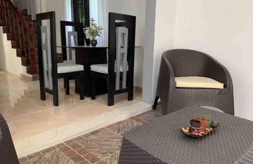 Payita House | Casa Linda - 10 mins from Beach & Lagoon with AC & Free Parking