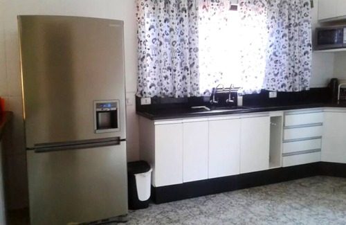 Jardim Santa Tereza House | Casa linda com Piscina e Jogos, pertinho da Praia