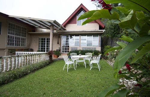 Los Naranjos House | Casa Los Naranjos. your home away from home.