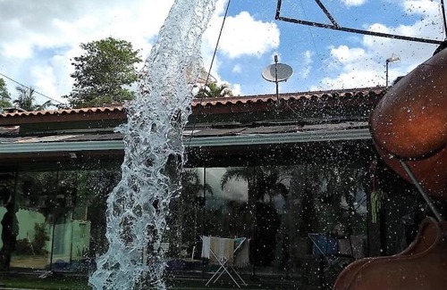 Batatuba House | Casa Lot Fechado, Churrasqueira, Piscina, Toboágua, parque para crianças , Internet