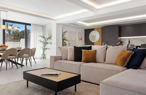 Urbanizacion Marbessa Villa | Casa Luna Spa - new modern and luxurious villa beach side Marbella!