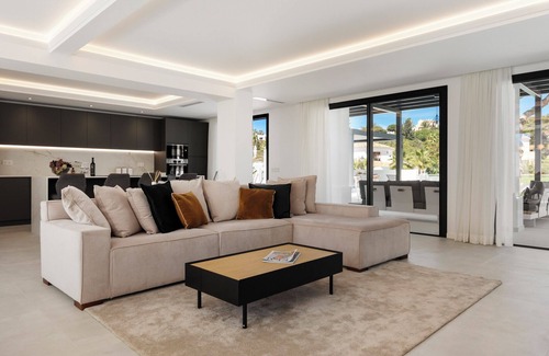 Urbanizacion Marbessa Villa | Casa Luna Spa - new modern and luxurious villa beach side Marbella!