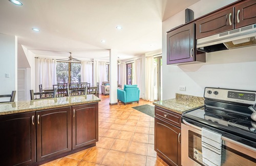 Barrio Los Villalobos House | Casa Macaw, Beachfront, 4 bedroom house gated secure with pool