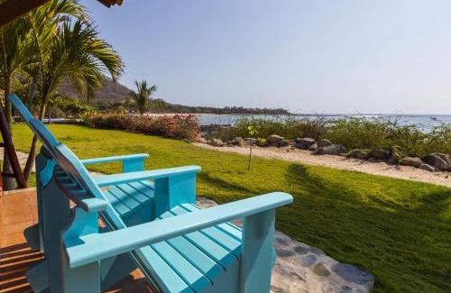 Troncones Bed & Breakfast | Casa Manzanillo - Beach Room - Ocean Front Room at Exceptional Beach Front Location