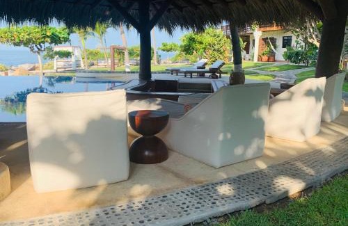 Troncones Bed & Breakfast | Casa Manzanillo - Beach Room - Ocean Front Room at Exceptional Beach Front Location