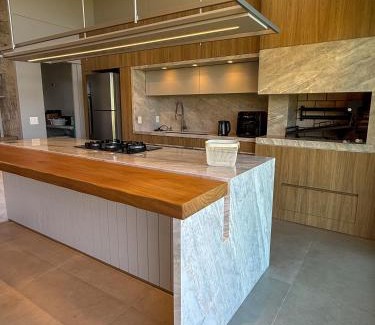 Xangri-La House | Casa Maravilhosa Cond Riviera Xangrila