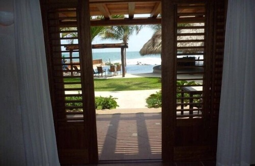 Troncones Villa | CASA MAYA-Private Beachfront Luxury-Surf, Solitude, Infinity.