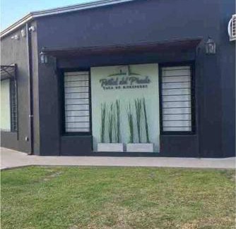 San Nicolas de los Arroyos House | Casa moderna y amplia con patio y cochera techada