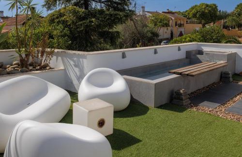 Palomares del Rio House | Casa Moderna con Piscina