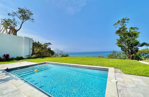 French Harbour House | Casa MoJo @Coral Views, French Harbour