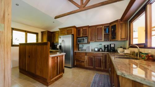 Portalon House | Casa Monos Locos - Portasol Vacation Rentals