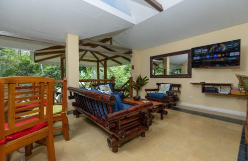 Portalon House | Casa Monos Locos - Portasol Vacation Rentals