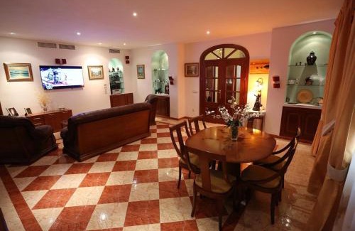 Almunecar Villa | Casa Montes Del Castillo