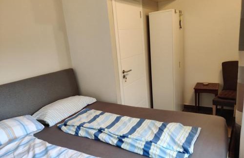 Hohenau Apartment | Casa Nathan! 2 Zimmer, Internet, Küche, Cosina, Parking, Lavanderia, Sauna! Barrio Esperanza! Central!