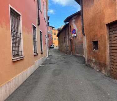 Montichiari Apartment | Casa nel vicolo