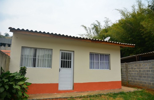 Vargem House | Casa Nova Confortável em Lugar Tranquilo