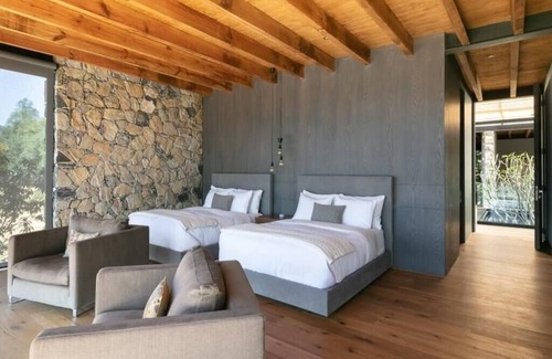 Valle de Bravo House | Casa Otero: Lakeside in Rancho Avándaro