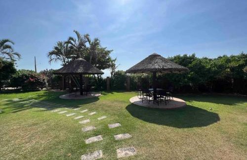 Estaleiro House | Casa pé na areia em praia paradisíaca com piscina frente mar