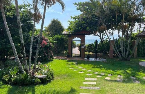 Estaleiro House | Casa pé na areia em praia paradisíaca com piscina frente mar