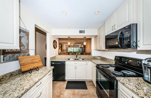 Casa del Mar House | Casa Palm Trees & 80 Degrees on Isla del Sol