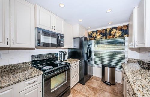 Casa del Mar House | Casa Palm Trees & 80 Degrees on Isla del Sol