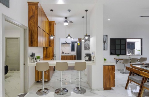 Bucerias House | Casa Palxocotl with Private Pool and Pickleball Court for large groups.