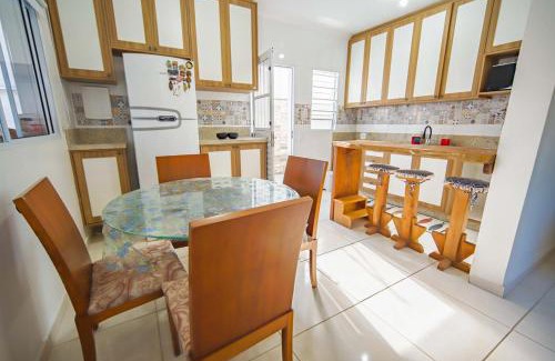 Tupy House | Casa Pet-Friendly com Wi-Fi e Churrasqueira