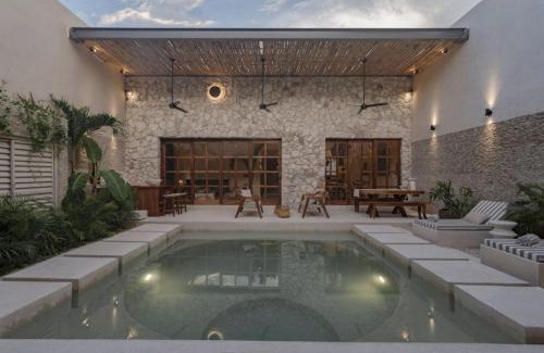 Zona Paseo Montejo House | Casa Piedra - Paseo Montejo