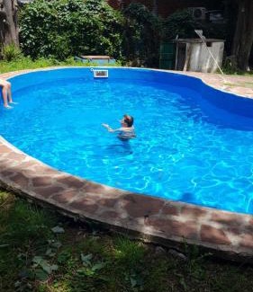 La Union House | Casa quinta con gran parque, pileta y parrilla a 15 min del aeropuerto