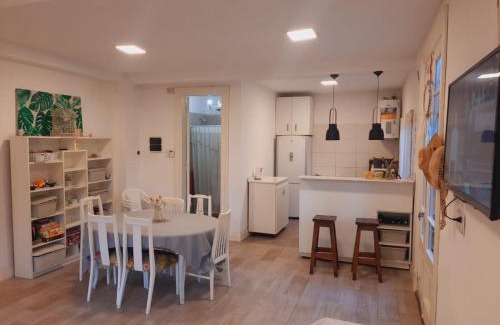 La Union House | Casa quinta con gran parque, pileta y parrilla a 15 min del aeropuerto