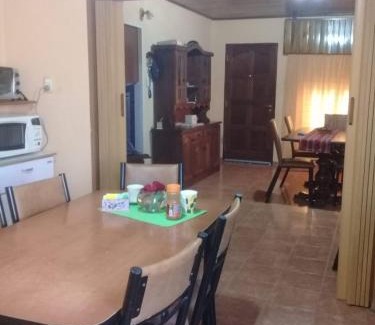 Gowland House | Casa Quinta en Luján - Olivera