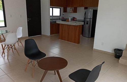 Conkal House | Casa residencial a minutos de la playa y los principales atractivos turísticos de Mérida, con acceso a alberca.