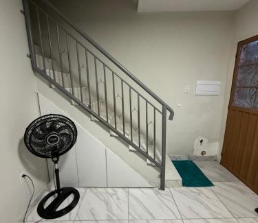 Cremacao House | Casa rosa - conforto com split, wifi e água quente