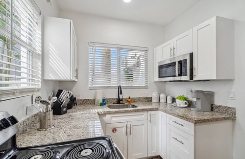 Hollywood South Central Beach Apartment | CASA ROSELLE 2 BEDROOMS