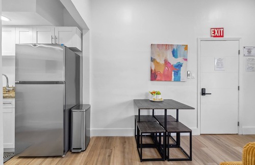 Hollywood South Central Beach Apartment | CASA ROSELLE 2 BEDROOMS