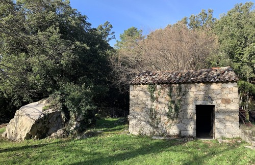 Tavera House | Casa Rossa is a large family house surrounded by greenery!
