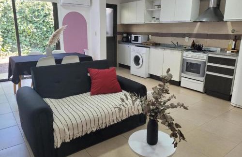 Guaymallen Apartment | Casa Rubí - Encantador apartamento en Mendoza - Cochera privada y seguridad permanente