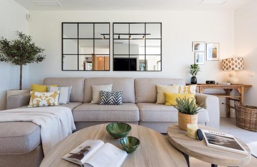 Campanillas Villa | Casa Rural Acogedora y con Estilo